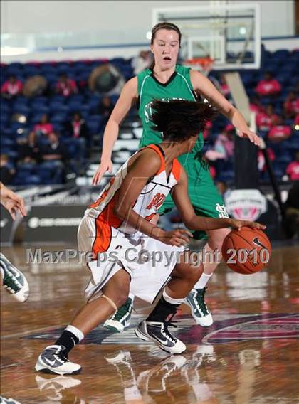 Thumbnail 3 in Hoover vs St. Mary's  (T-Mobile Invitational) photogallery.