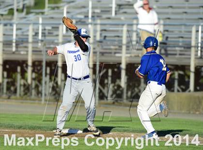 Thumbnail 2 in Haddam-Killingworth vs. Rocky Hill (CIAC Class M Final) photogallery.