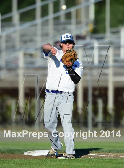 Thumbnail 3 in Haddam-Killingworth vs. Rocky Hill (CIAC Class M Final) photogallery.