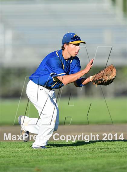 Thumbnail 2 in Haddam-Killingworth vs. Rocky Hill (CIAC Class M Final) photogallery.