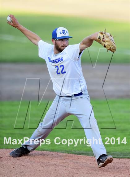 Thumbnail 3 in Haddam-Killingworth vs. Rocky Hill (CIAC Class M Final) photogallery.
