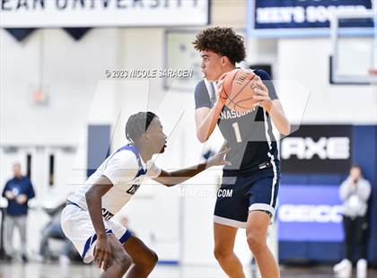 Thumbnail 3 in Union Catholic vs. Manasquan (Metro Classic) photogallery.