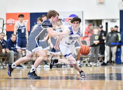 Thumbnail 2 in Union Catholic vs. Manasquan (Metro Classic) photogallery.