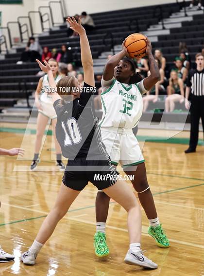 Thumbnail 3 in Hough @ Myers Park photogallery.