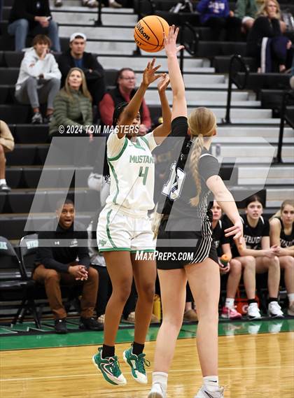 Thumbnail 3 in Hough @ Myers Park photogallery.