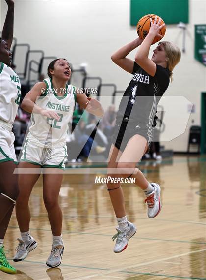 Thumbnail 3 in Hough @ Myers Park photogallery.