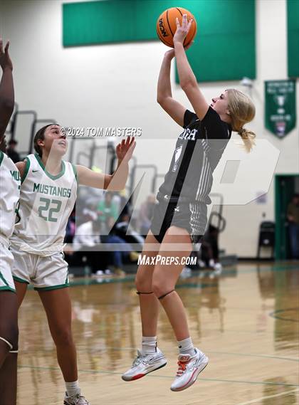 Thumbnail 2 in Hough @ Myers Park photogallery.