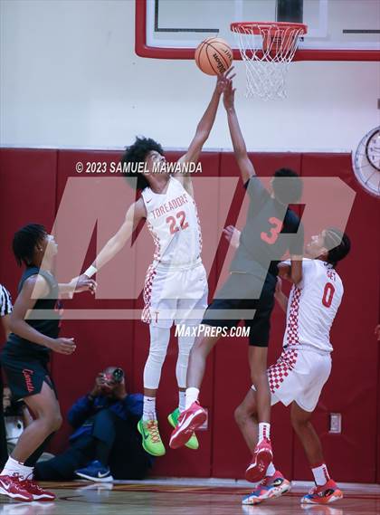 Thumbnail 1 in Taft vs Westchester (CIF LACS Open Division Semifinal) photogallery.