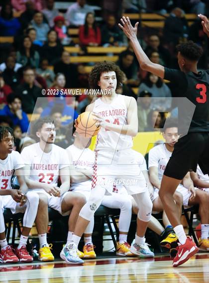 Thumbnail 1 in Taft vs Westchester (CIF LACS Open Division Semifinal) photogallery.