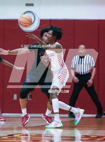 Thumbnail 1 in Taft vs Westchester (CIF LACS Open Division Semifinal) photogallery.