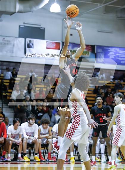 Thumbnail 1 in Taft vs Westchester (CIF LACS Open Division Semifinal) photogallery.