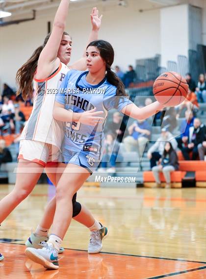 Thumbnail 3 in Bishop Grimes vs Phoenix photogallery.