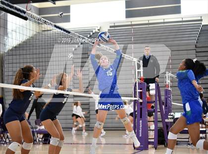 Thumbnail 2 in Xavier College Prep vs. Kamehameha Kapalama (Durango Fall Classic) photogallery.
