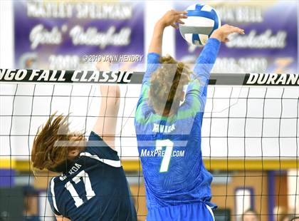 Thumbnail 3 in Xavier College Prep vs. Kamehameha Kapalama (Durango Fall Classic) photogallery.