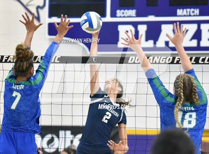 Thumbnail 3 in Xavier College Prep vs. Kamehameha Kapalama (Durango Fall Classic) photogallery.