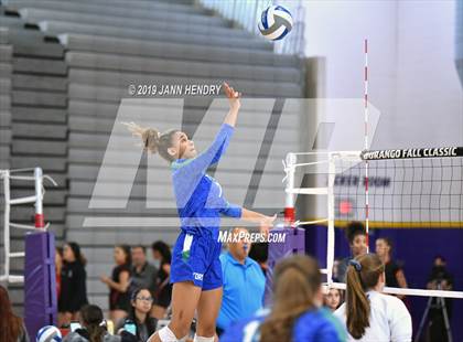 Thumbnail 3 in Xavier College Prep vs. Kamehameha Kapalama (Durango Fall Classic) photogallery.