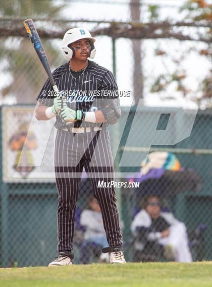 Thumbnail 2 in Sultana vs. Royal (CIF SS Division 2 Round 1) photogallery.
