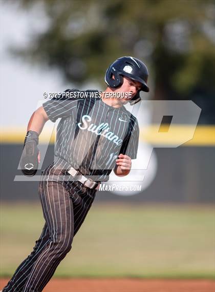 Thumbnail 3 in Sultana vs. Royal (CIF SS Division 2 Round 1) photogallery.