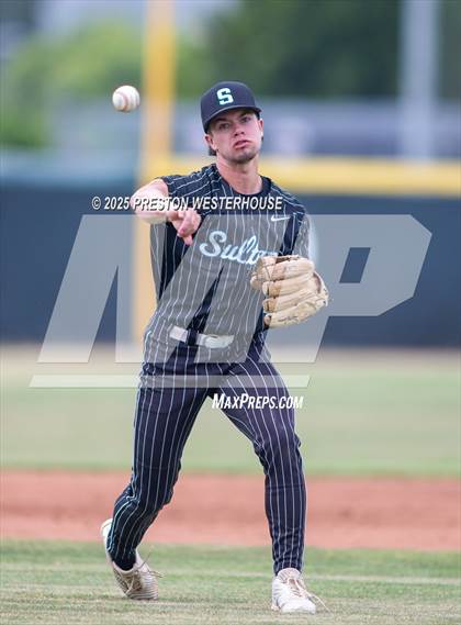 Thumbnail 1 in Sultana vs. Royal (CIF SS Division 2 Round 1) photogallery.