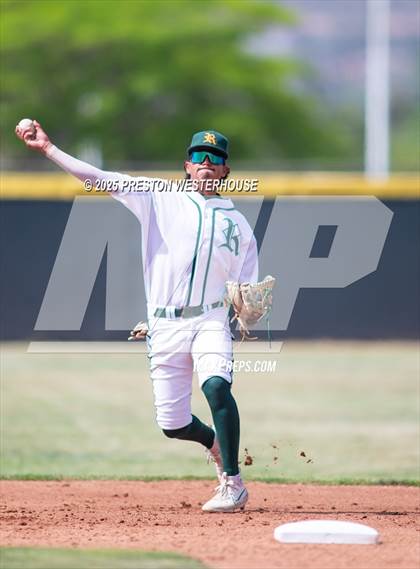 Thumbnail 2 in Sultana vs. Royal (CIF SS Division 2 Round 1) photogallery.