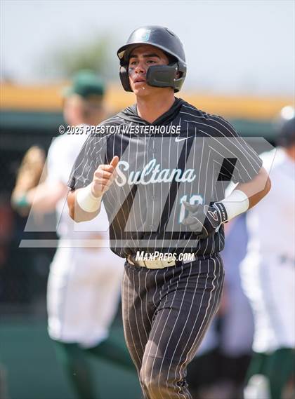 Thumbnail 2 in Sultana vs. Royal (CIF SS Division 2 Round 1) photogallery.