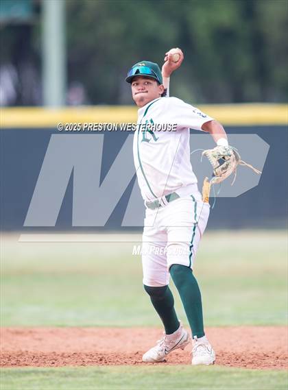 Thumbnail 2 in Sultana vs. Royal (CIF SS Division 2 Round 1) photogallery.