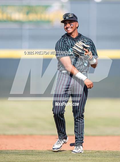 Thumbnail 1 in Sultana vs. Royal (CIF SS Division 2 Round 1) photogallery.