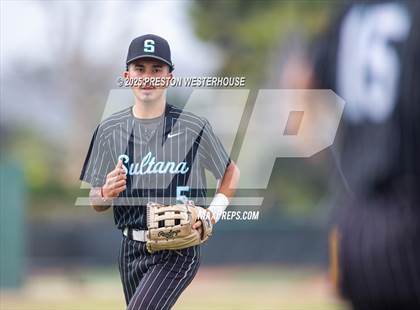 Thumbnail 2 in Sultana vs. Royal (CIF SS Division 2 Round 1) photogallery.