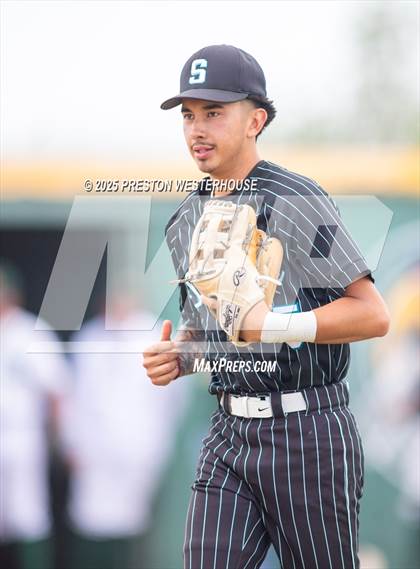 Thumbnail 3 in Sultana vs. Royal (CIF SS Division 2 Round 1) photogallery.
