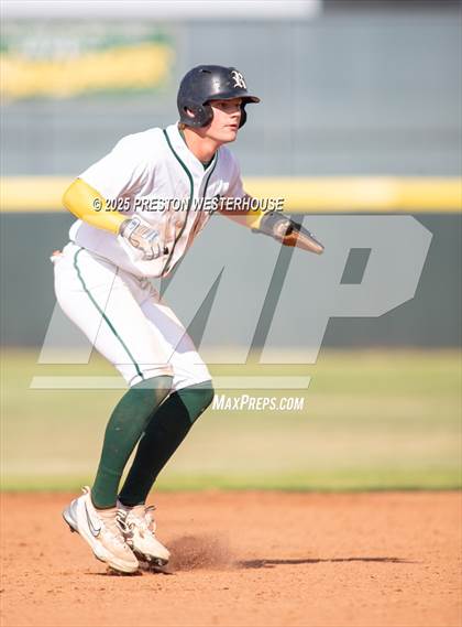Thumbnail 1 in Sultana vs. Royal (CIF SS Division 2 Round 1) photogallery.