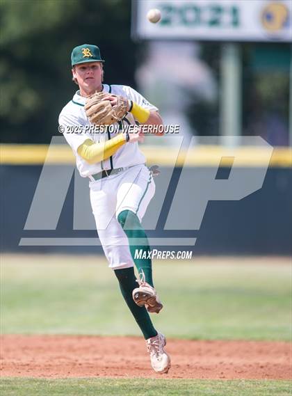 Thumbnail 2 in Sultana vs. Royal (CIF SS Division 2 Round 1) photogallery.