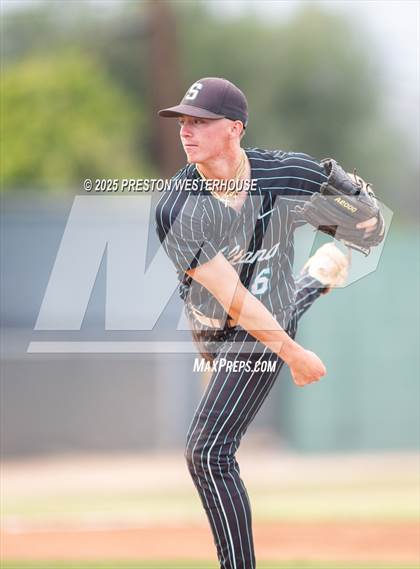 Thumbnail 2 in Sultana vs. Royal (CIF SS Division 2 Round 1) photogallery.