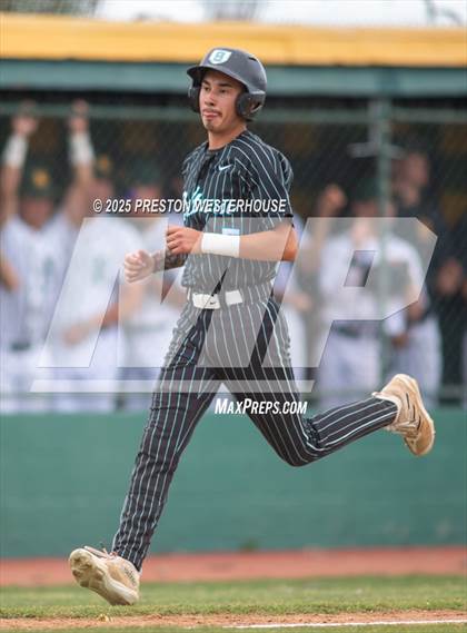 Thumbnail 1 in Sultana vs. Royal (CIF SS Division 2 Round 1) photogallery.