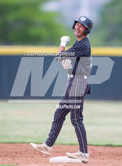 Thumbnail 1 in Sultana vs. Royal (CIF SS Division 2 Round 1) photogallery.