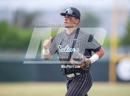 Thumbnail 2 in Sultana vs. Royal (CIF SS Division 2 Round 1) photogallery.