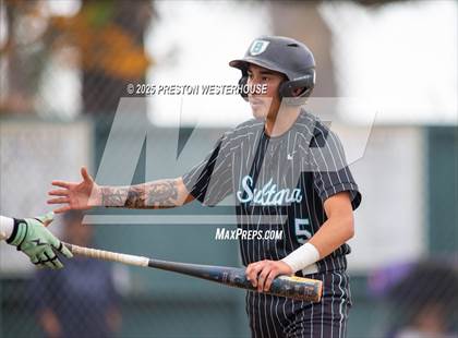 Thumbnail 2 in Sultana vs. Royal (CIF SS Division 2 Round 1) photogallery.