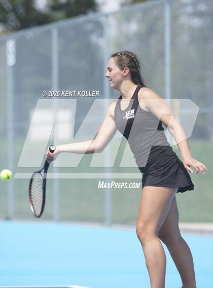 Thumbnail 3 in L'Anse Creuse North vs. St. Clair (Utica Eisenhower) photogallery.