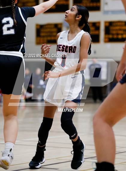 Thumbnail 3 in Tesoro vs. San Marcos (SoCal Holiday Classic) photogallery.
