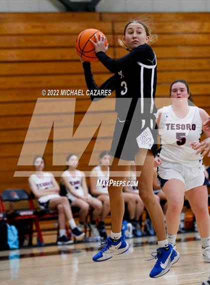 Thumbnail 1 in Tesoro vs. San Marcos (SoCal Holiday Classic) photogallery.