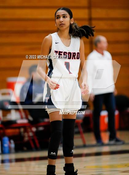 Thumbnail 3 in Tesoro vs. San Marcos (SoCal Holiday Classic) photogallery.