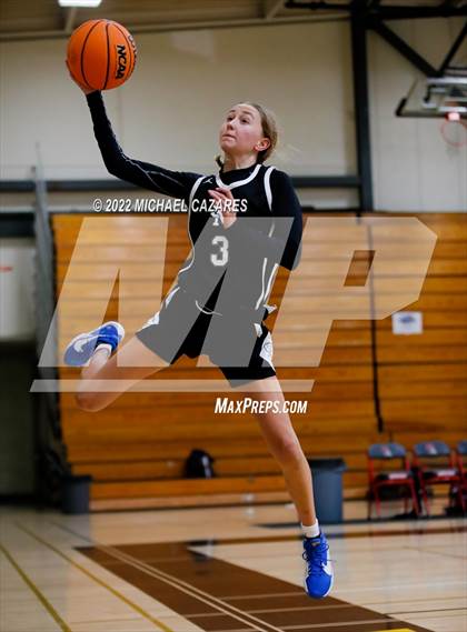 Thumbnail 1 in Tesoro vs. San Marcos (SoCal Holiday Classic) photogallery.