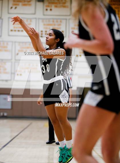 Thumbnail 1 in Tesoro vs. San Marcos (SoCal Holiday Classic) photogallery.