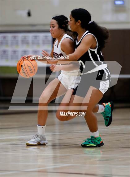 Thumbnail 1 in Tesoro vs. San Marcos (SoCal Holiday Classic) photogallery.