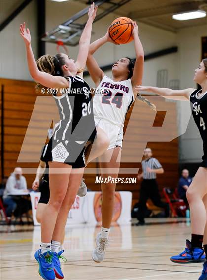 Thumbnail 3 in Tesoro vs. San Marcos (SoCal Holiday Classic) photogallery.