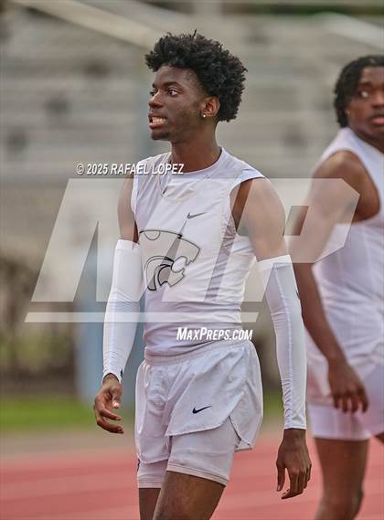 Thumbnail 3 in UIL 6A Track & Field District Finals (200M) photogallery.