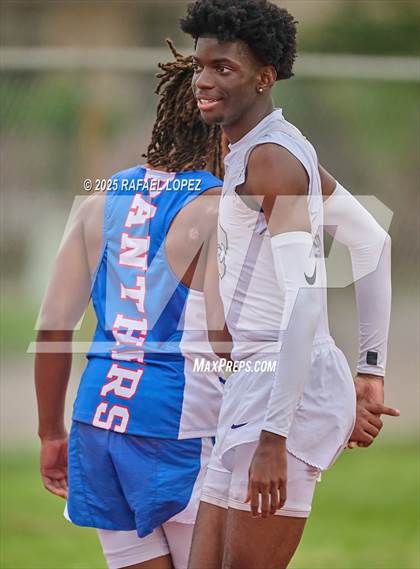 Thumbnail 1 in UIL 6A Track & Field District Finals (200M) photogallery.