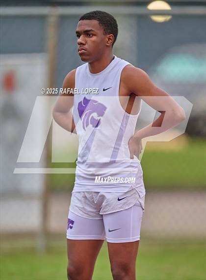 Thumbnail 2 in UIL 6A Track & Field District Finals (200M) photogallery.