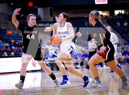 Thumbnail 3 in North Laurel vs Harlan Co. (13th Region Quarterfinal) photogallery.