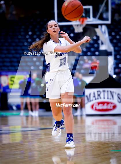 Thumbnail 3 in North Laurel vs Harlan Co. (13th Region Quarterfinal) photogallery.