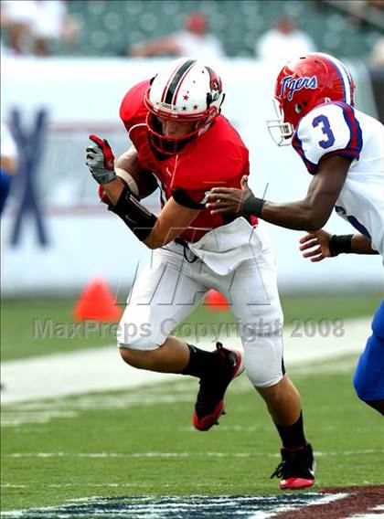 Thumbnail 2 in Colerain vs. McKeesport (Kirk Herbstreit Varsity Football Series) photogallery.